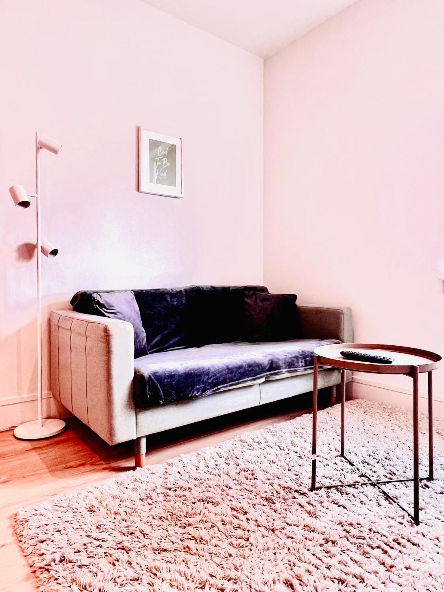 Luxx Apartment & Suites, London Heathrow Airport, Terminal 4, Piccadilly Underground Train Station Nearby! 히드로 외부 사진
